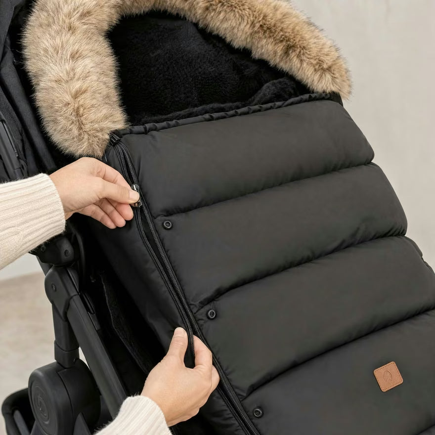 Le tablier de la Douillette ouvert sur la doublure en peluche